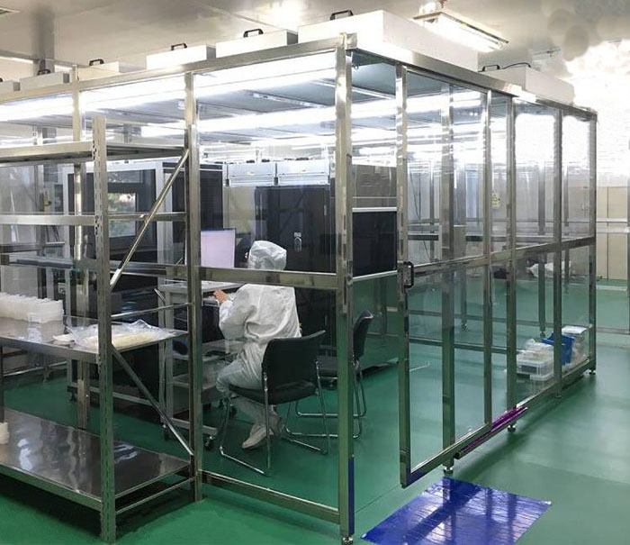 百級潔凈棚配置由FFU、初效過濾器、高效過濾器過濾，再加風淋室、傳遞窗等凈化設備才能達到效果。