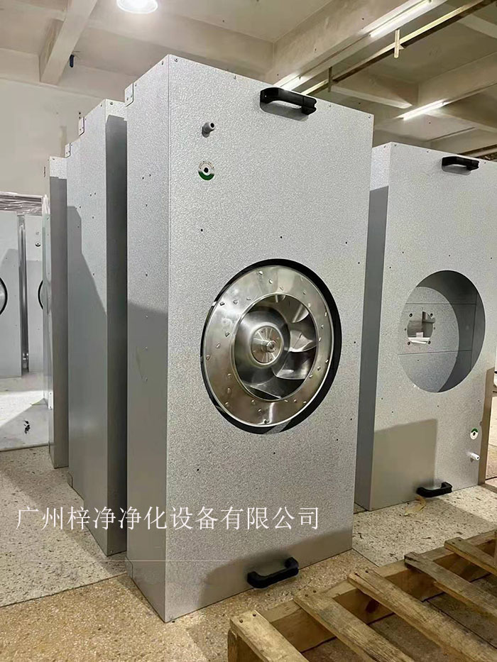群控FFU是把幾十,幾百乃至上千臺FFU通過FFU監(jiān)控主機將其連接起來并進行監(jiān)控。